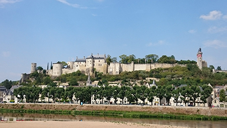 Chinon - CC BY-SA 2.0 Moto Itinerari @ Flickr