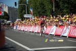 The peloton almost got back on Tony Gallopin (408x)