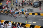 Team Giant-Shimano prepares the sprint (385x)