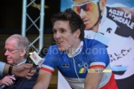 Arnaud Dmare (FDJ.fr) doet zijn warming up en in een interview (733x)