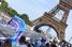 Le peloton se dirige vers la ligne darrive, devant la Tour Eiffel (3987x)