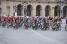 The peloton at the first crossing of the Place de la Concorde in Paris (275x)