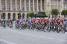 The peloton at the first crossing of the Place de la Concorde in Paris (2) (215x)