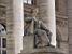 Statue devant la Bourse (699x)