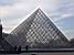 La pyramide du Louvre (3) (424x)