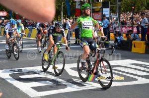 Mark Cavendish (HTC-Highroad) remporte l'étape (787x)