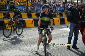 Geraint Thomas (Team Sky) and his dropped chain (601x)