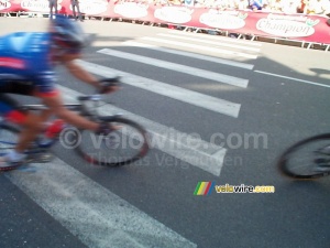 Arrivée à Lyon (cycliste de US Postal) (373x)