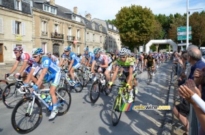 Team NetApp at the start of Paris-Brussels (486x)