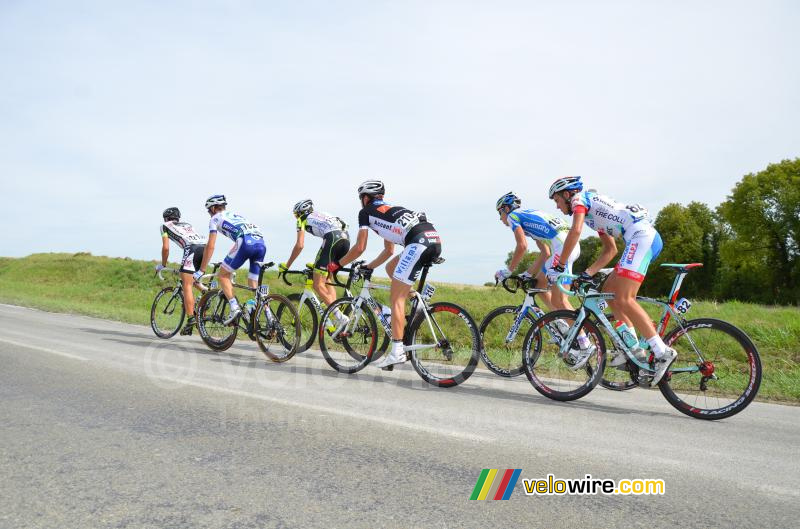 De kopgroep in de Côte de Regny (3)