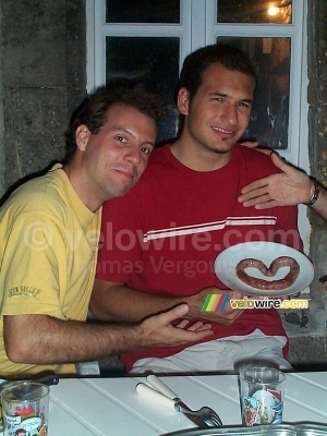 Cédric & Michoux présentent ... la saucisse (672x)