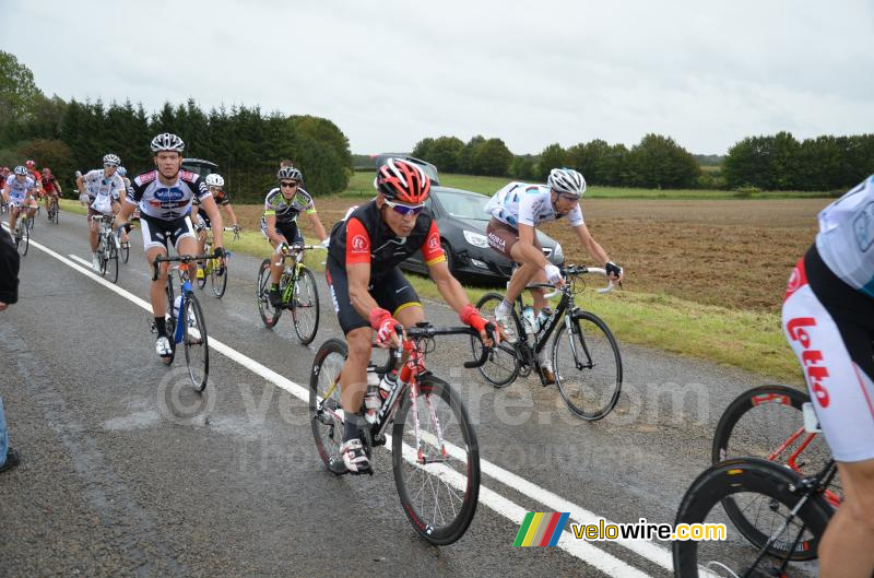 Robbie McEwen in de bevoorradingszone