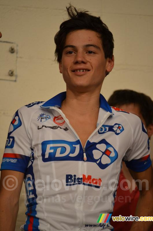 Kenny Elissonde toont de nieuwe trui (4)