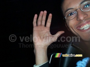 [Walt Disney Studios - Disneyland Paris]: Rachid pendant les problèmes technique du Rock 'n roller coaster: coincé dedans (623x)