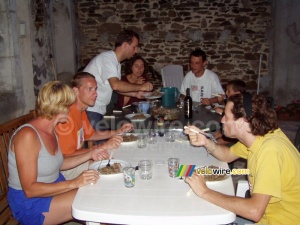 Wil, Thomas, Sébastien, Florence, her husband, their son & Raphaël (448x)