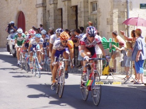 La tête de course avec 8 coureurs (251x)