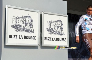 Suze la Rousse (797x)