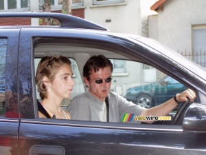 Meggie et Jorg rentrent chez eux (523x)