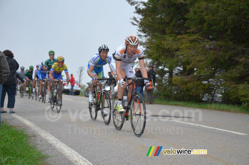 Eric Berthou (Bretagne-Schuller) aan kop van het peloton