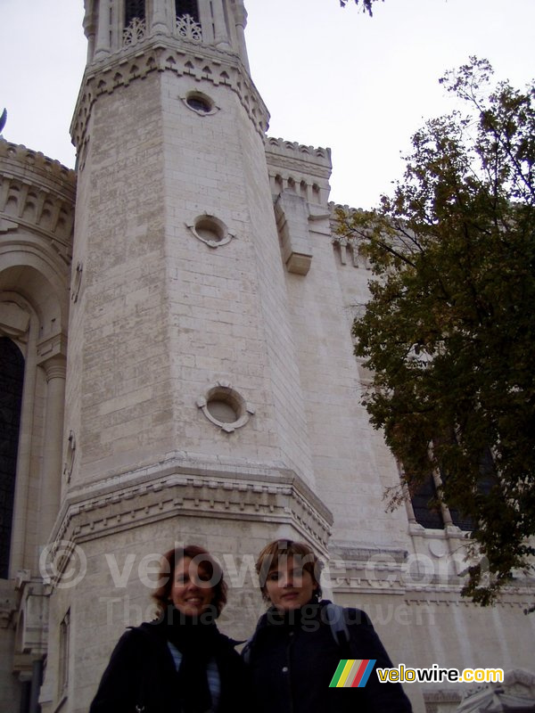 Ludivine en Virginie voor de basiliek Fourvière
