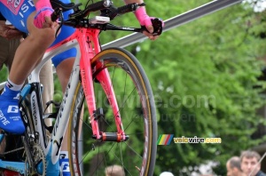 The particular time trial bike of Lampre-ISD (496x)