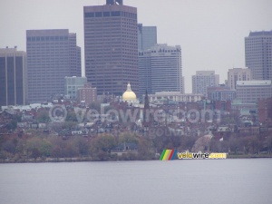 The skyline of Boston with a zoom on the State House (196x)