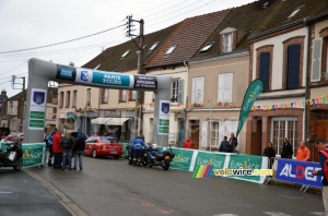 Châteauneuf-en-Thymerais, lieu de départ de Paris-Tours 2012 (431x)