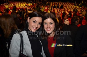 Elsa & Magalie au Palais des Congrès (886x)