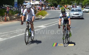 Will Clarke (Argos-Shimano) & Simon Clarke (Orica) in Aldgate (697x)