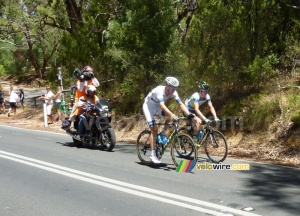 Will Clarke (Argos-Shimano) & Simon Clarke (Orica) on the circuit around Stirling (478x)