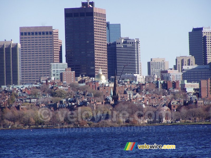 De skyline van Boston met een zoom op het State House