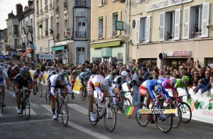 Nacer Bouhanni (FDJ) remporte l'étape à Nemours (569x)