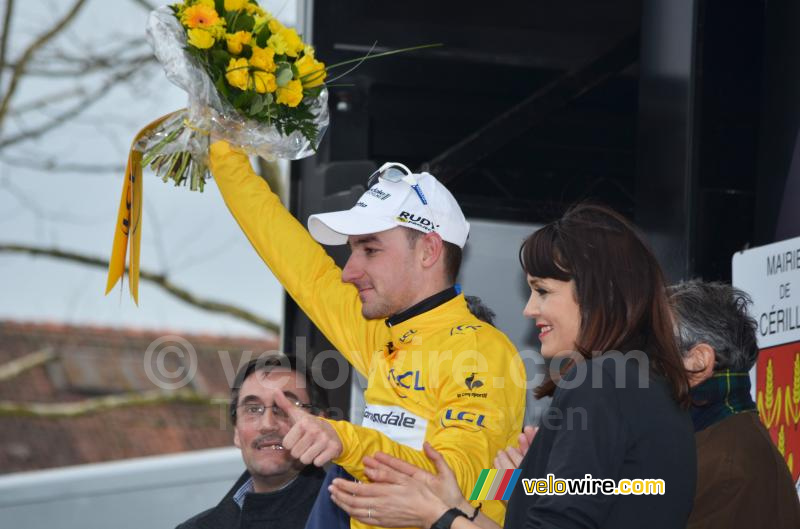 Elia Viviani (Cannondale) in het geel