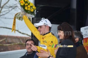 Elia Viviani (Cannondale) en jaune (547x)