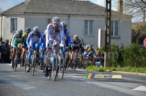 Le peloton à La Croix Baron (340x)