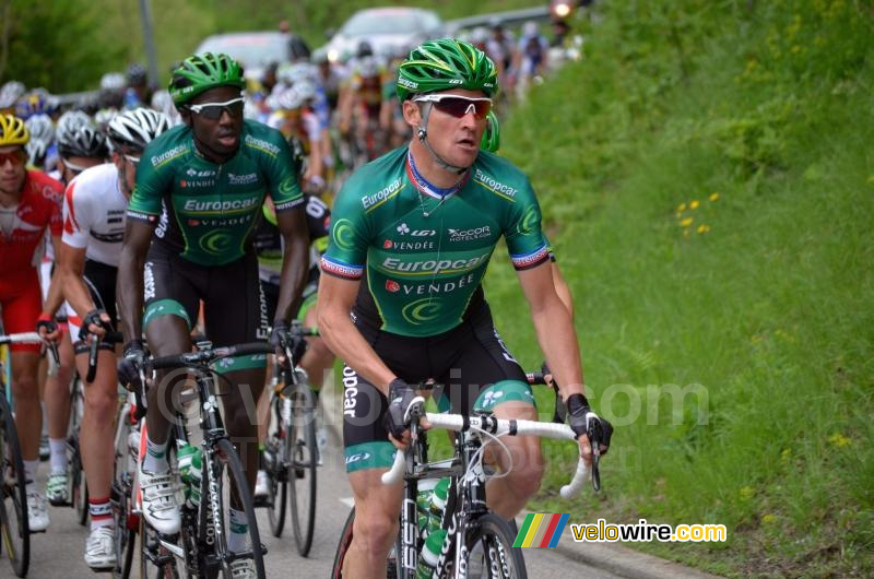 Thomas Voeckler (Europcar) aan kop van het peloton