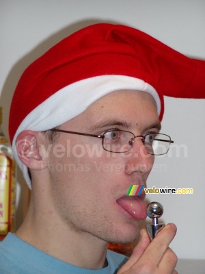 Florent avec un chapeau de père Noël (294x)