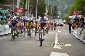 Adrien Legros (Chambéry CF) reste devant le peloton (299x)