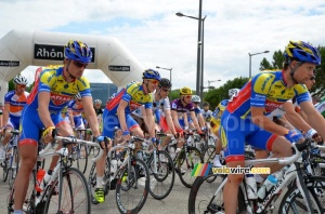 The Atlas Personal-Jakroo team at the start (488x)