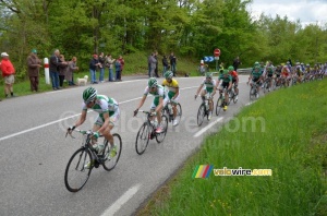 Le peloton sur le Col de la Croix de Toutes Aures (270x)