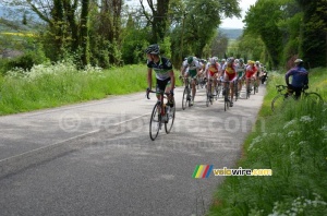 Le peloton sur la Côte d'Arzay (2) (514x)