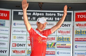 Nico Sijmens (Cofidis) lève les bras (240x)