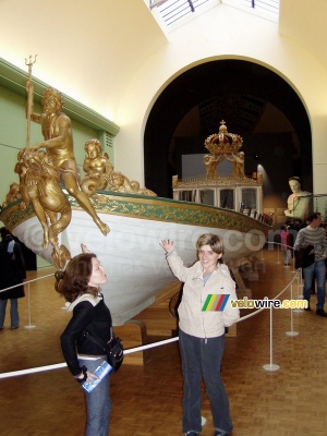 Virginie & Virginie in front of an original boat (295x)