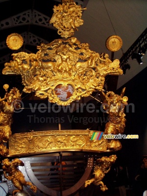 The impressive front of a boat (324x)