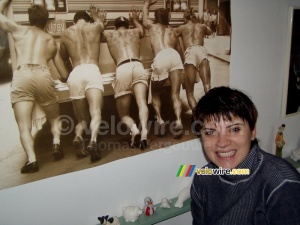 Virginie (Bocco) devant sa photo favorite ;-) (359x)