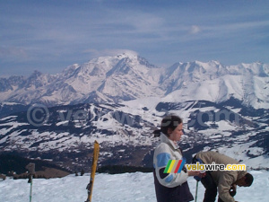 Anne-Cécile and Rachid in front of the Mont-Blanc (339x)