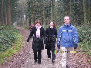 Dans la forêt : Virginie, Marie-Laure, Florent & Aude (238x)