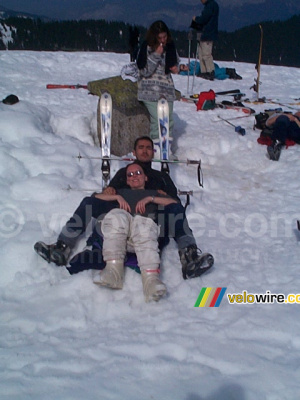 Fabian and Virginie enjoy the sun (358x)