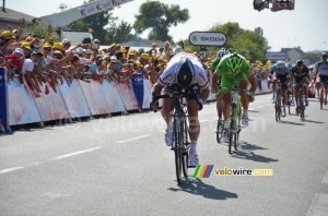 Mark Cavendish (Omega Pharma-QuickStep) on his way to victory (2) (675x)