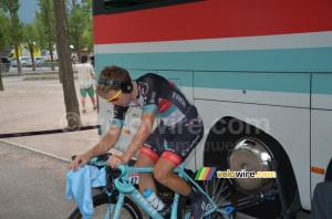Jan Bakelants (Radioshack-Leopard) warming up (696x)
